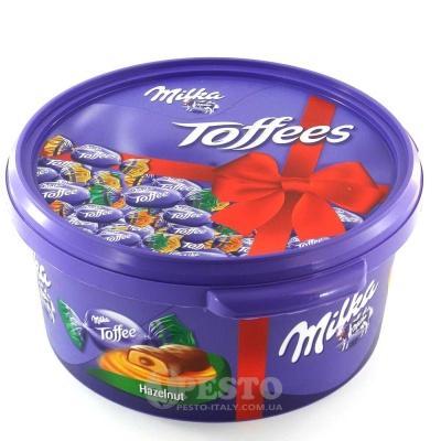 Шоколадні Milka Toffees асорті 0.945 кг